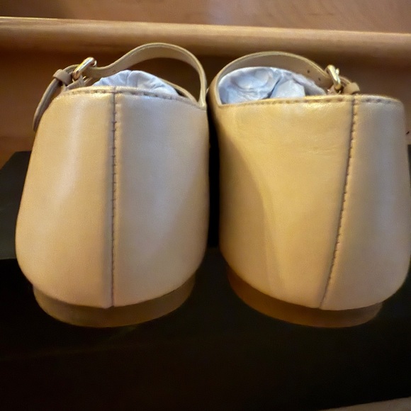 Coach Tan and Black Flats with Gold Buckle - Picture 4 of 7